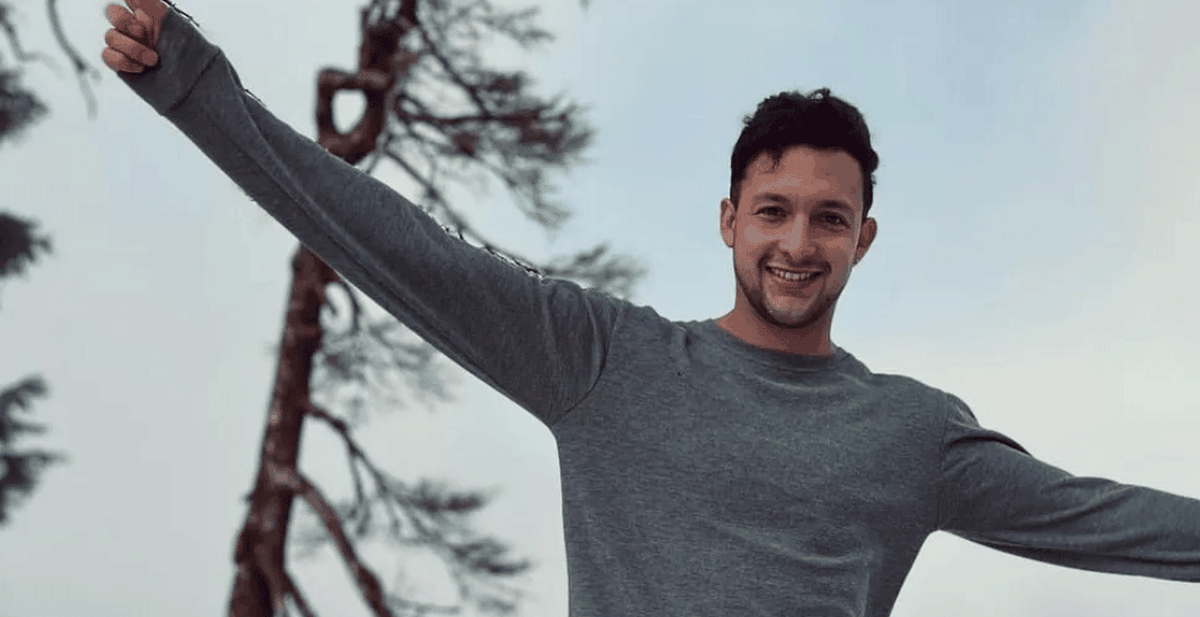 En Miami. Está en coma porque le quisieron robar un dólar.