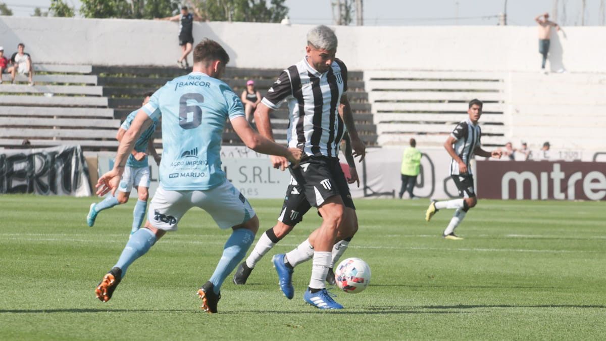 Joan Juncos, furioso por su expulsión en el empate del Lobo