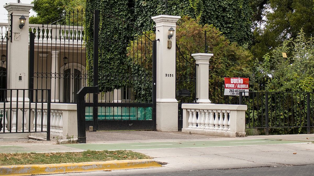 Roberto Irrera, presidente de la Cámara Inmobiliaria de Mendoza, dijo que muchos propietarios retiraron sus propiedades del mercado desde que se conoció la medida.