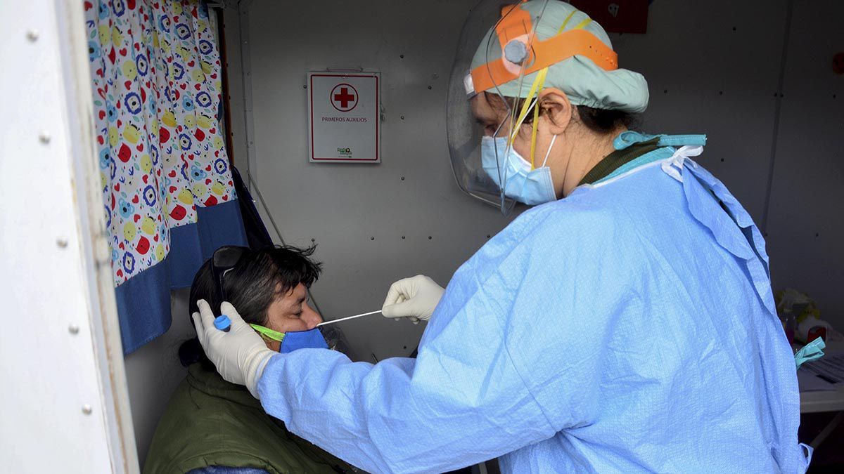 De un informe sobre la entrega nacional de las pruebas PCR, se deduce que los 12.288 que mandó la Nación son sólo el 15% de los 85.200 que usó Mendoza hasta mediados de octubre.