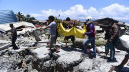 Ya son 832 muertes confirmadas por sismo y tsunami  en Indonesia