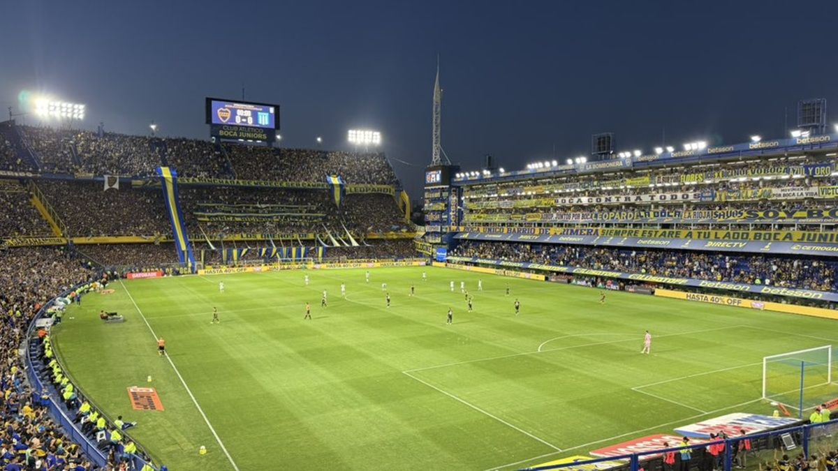 Boca y Racing se miden en una nueva edición del clásico.