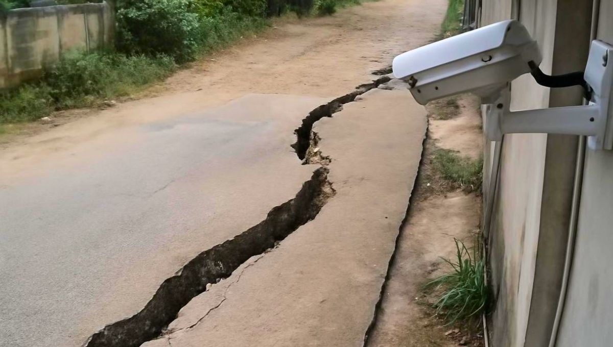 El terremoto ocurrido en el centro de Myanmar hizo que se partiera la tierra.