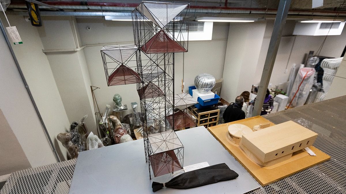 Las maquetas de la Torre Alegórica y del Pabellón 24 fueron donadas por la Fundación del Interior al MMAMM para ampliar su colección sobre la Feria de América en Mendoza. Las maquetas de la Torre Alegórica y del Pabellón 24 fueron donadas por la Fundación del Interior al MMAMM para ampliar su colección sobre la Feria de América en Mendoza.