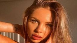 Romina Malaspina estrena taparrabos con cadenas silver y arranca el verano 2025 XS