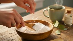 La mezcla entre el bicarbonato y la sal puede ser altamente beneficiosa en múltiples sentidos. La mezcla entre el bicarbonato y la sal puede ser altamente beneficiosa en múltiples sentidos.