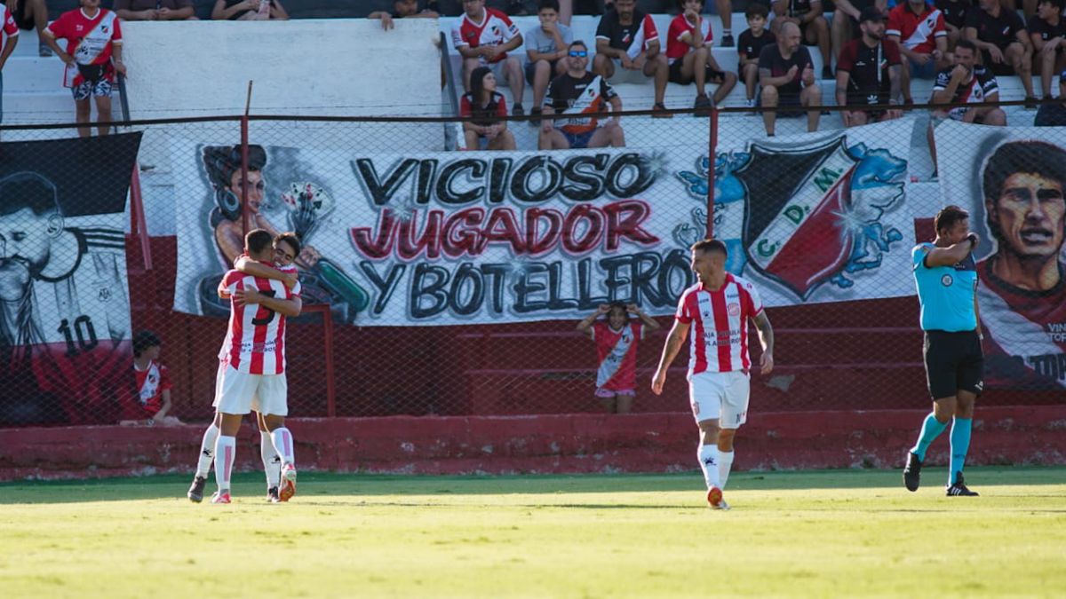 A los 31' del período incial, Ivan Molinas puso a los tucumanos en ventaja 1 a 0. A los 31' del período incial, Ivan Molinas puso a los tucumanos en ventaja 1 a 0.
