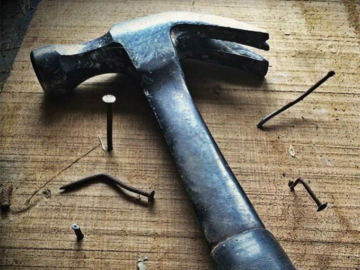 Una chica de 12 años mató a su abuela a martillazos