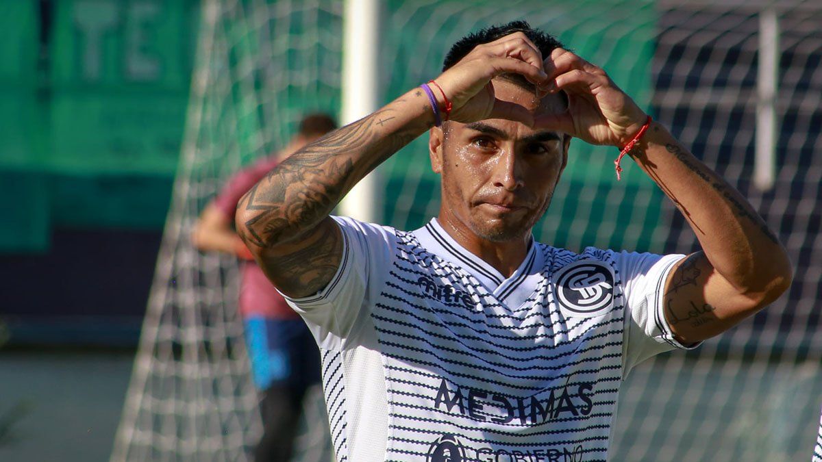 Diego Cardozo viene de marcar un gol ante San Telmo.