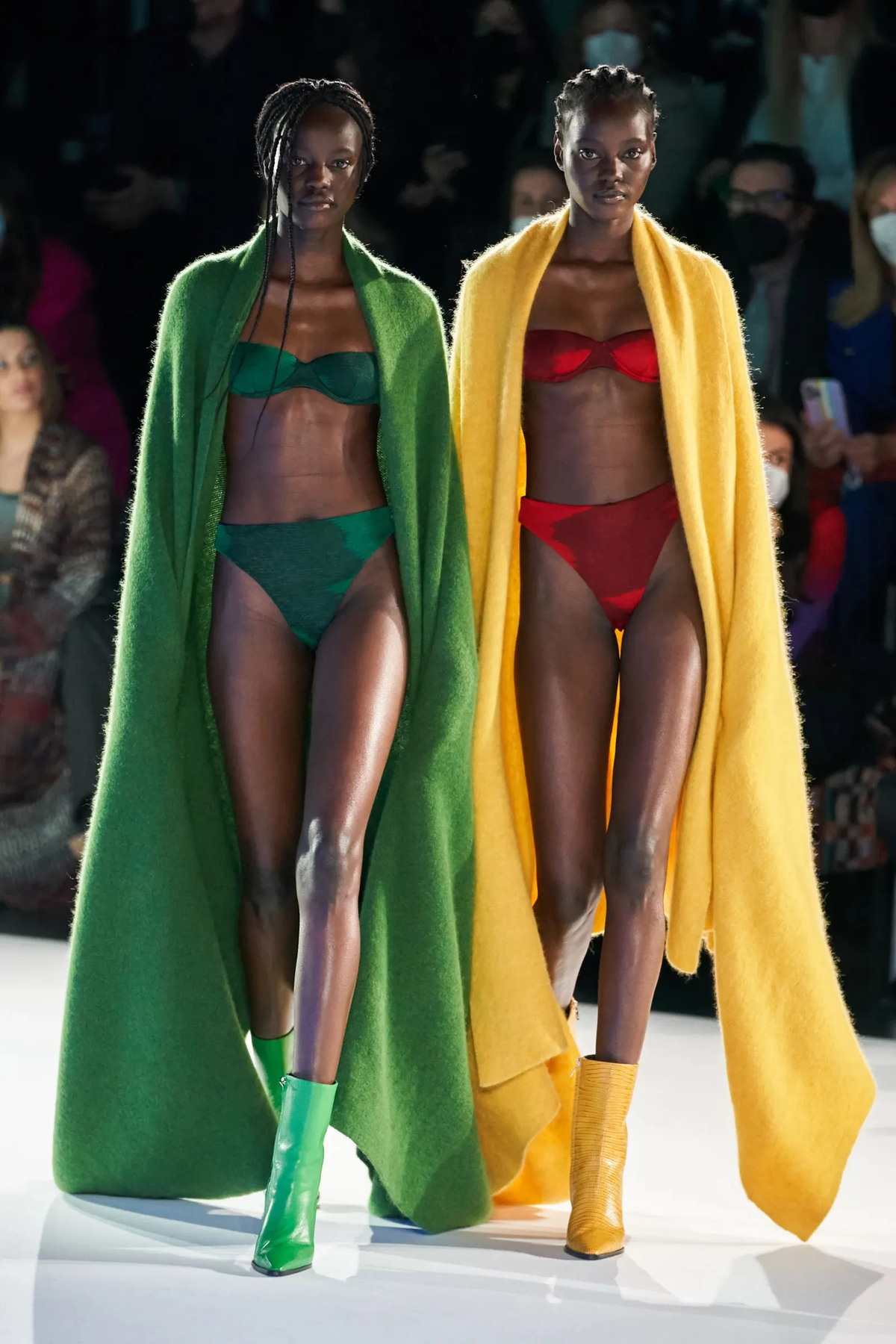 La ropa interior tiene un gran significado en año nuevo. La ropa interior tiene un gran significado en año nuevo.