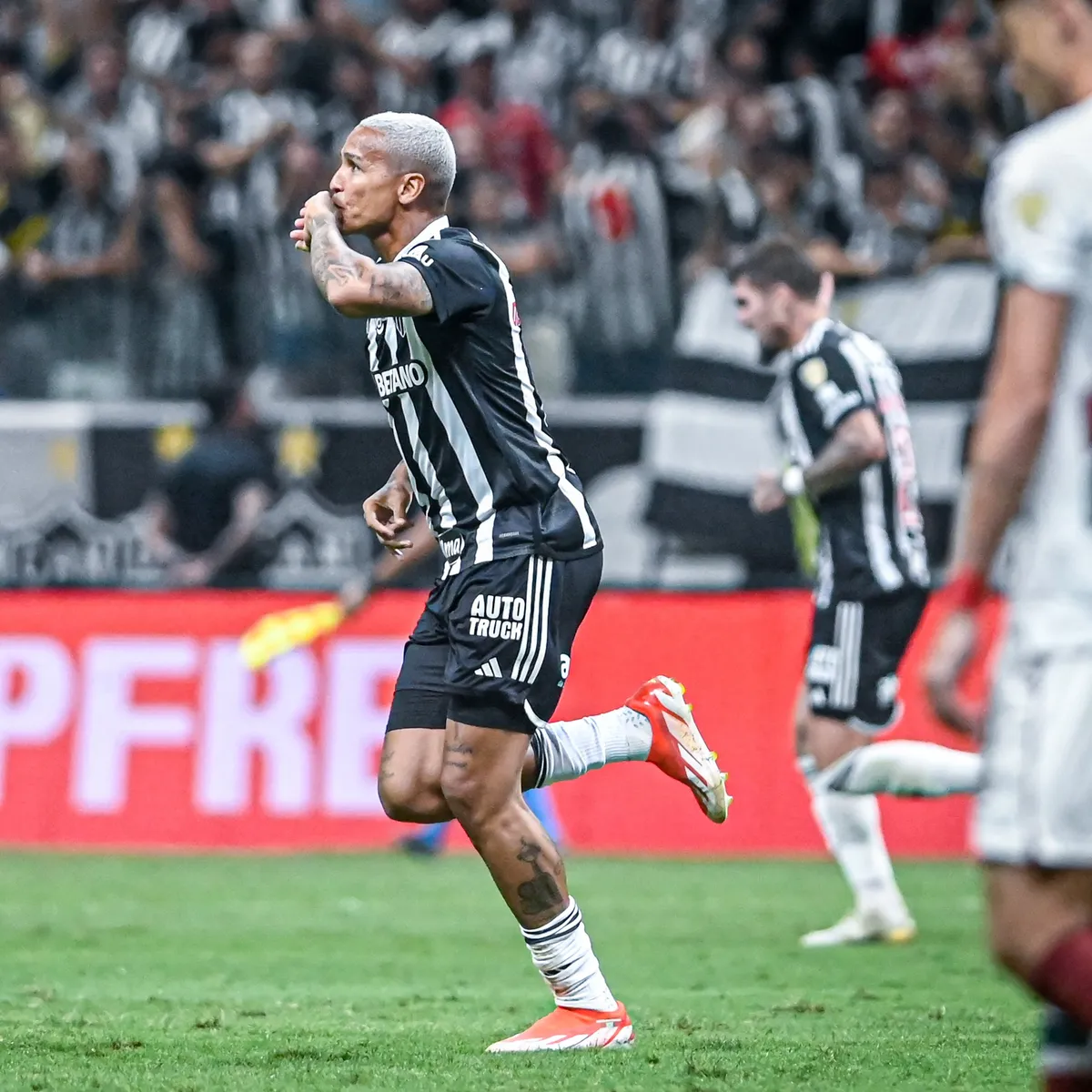 Atlético Mineiro jugará con River en semifinales de la Copa Libertadores.