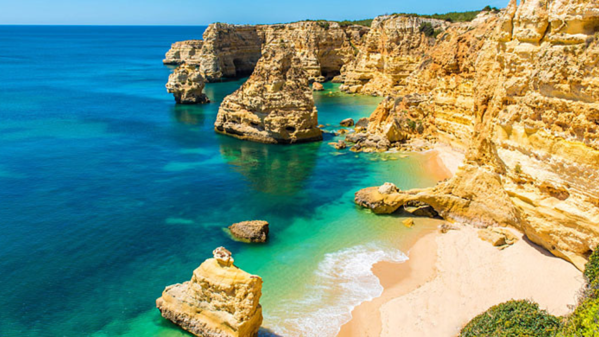 Estas increíbles playas en Portugal son las más impactantes de Europa y están a menos de 5 horas de Madrid. Estas increíbles playas en Portugal son las más impactantes de Europa y están a menos de 5 horas de Madrid.