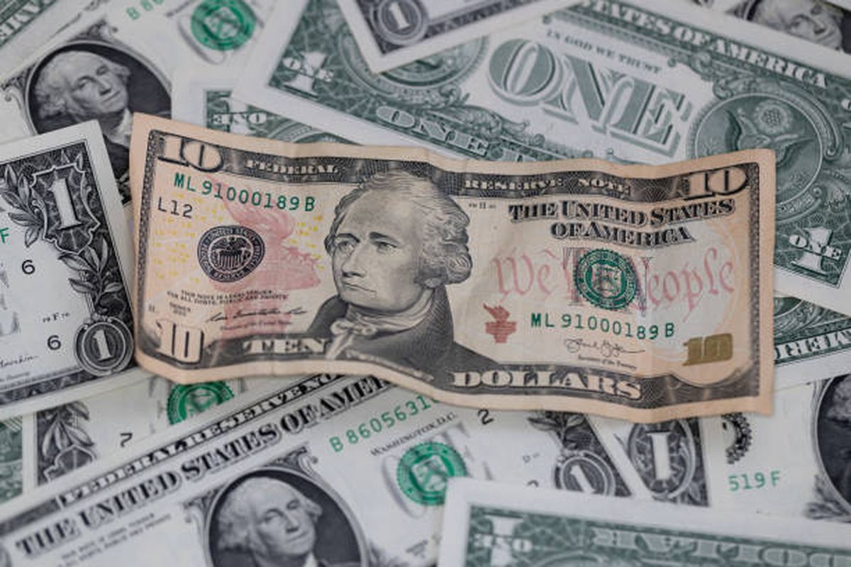 Los billetes dañados o mutilados no serán recibidos en Apple. Los billetes dañados o mutilados no serán recibidos en Apple.