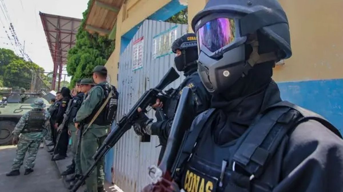 El operativo del FBI fue todo un éxito: más de 40 detenidos. El operativo del FBI fue todo un éxito: más de 40 detenidos.