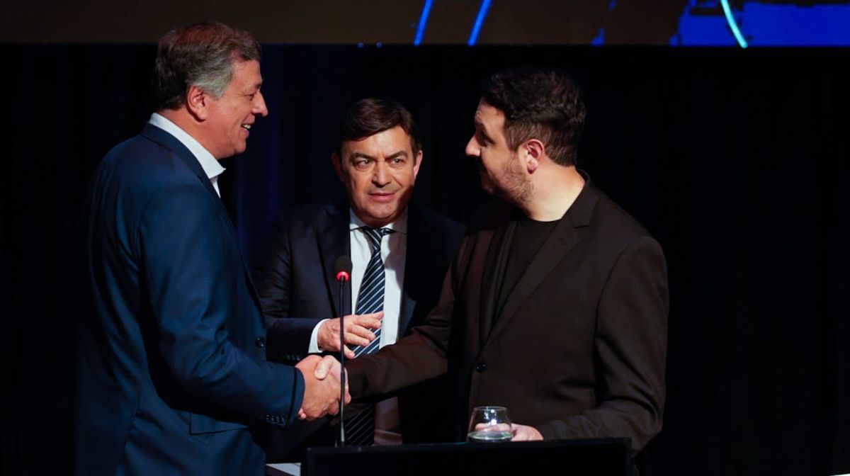 Daniel Orozco, Omar de Marchi y Lautaro Jiménez durante el debate. Daniel Orozco, Omar de Marchi y Lautaro Jiménez durante el debate.