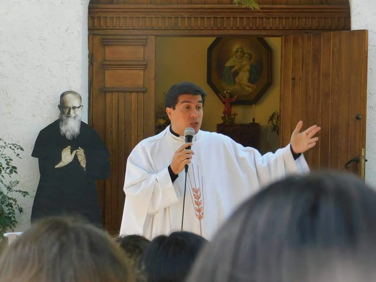 Di Carlo supo aunar dos pasiones: religión y ciencia.