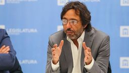 El fiscal de Estado, Fernando Simón, aseguró que es entendible que después de 30 años un municipio haya querido avanzar hacia la autonomía municipal. El fiscal de Estado, Fernando Simón, aseguró que es entendible que después de 30 años un municipio haya querido avanzar hacia la autonomía municipal.