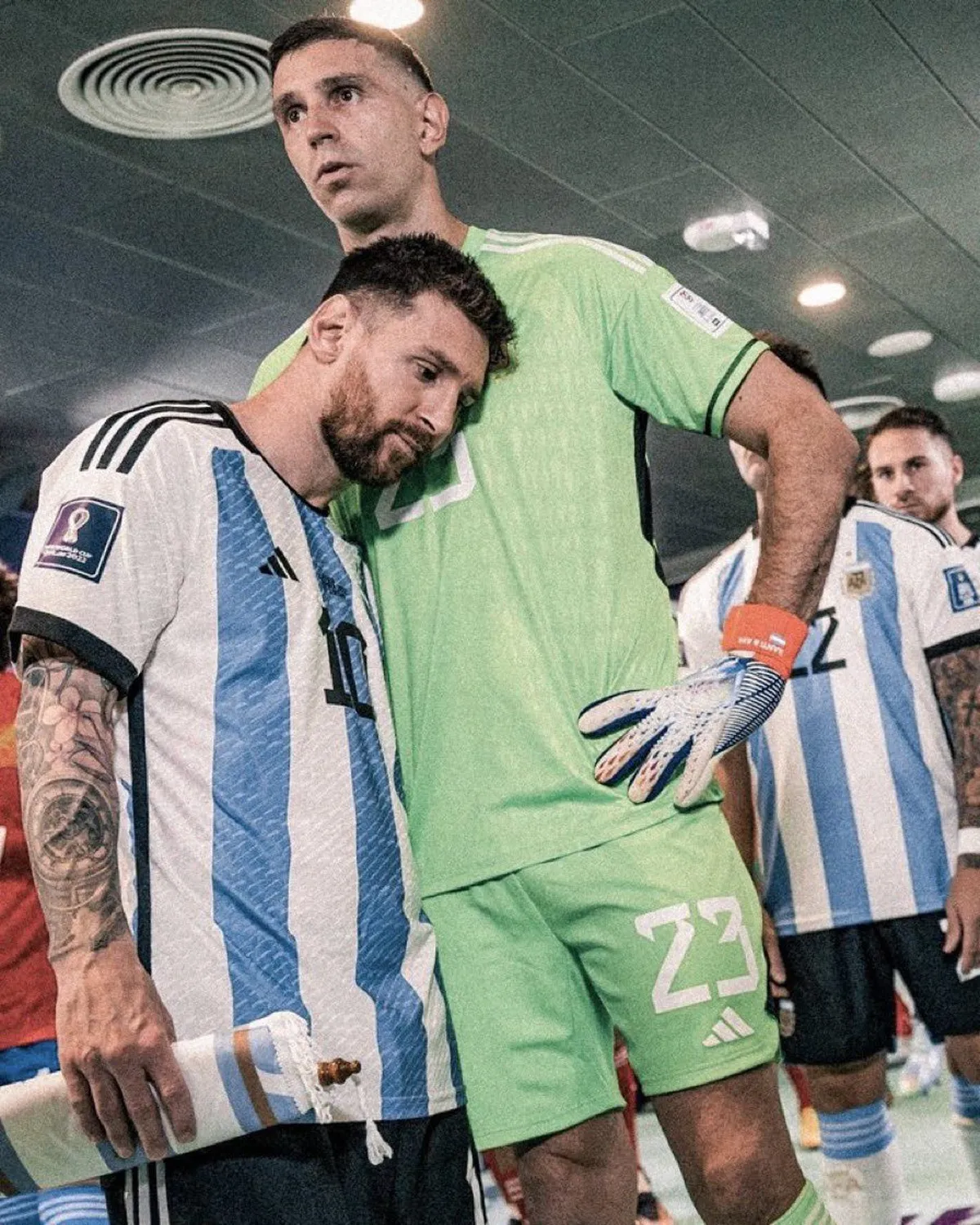 Dibu Mart&iacute;nez es fundamental en la Selecci&oacute;n argentina, tanto dentro como fuera del campo de juego.