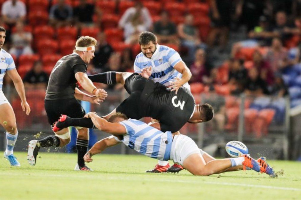 Los Pumas solo pudieron defender ante la potencia de los All Blacks.