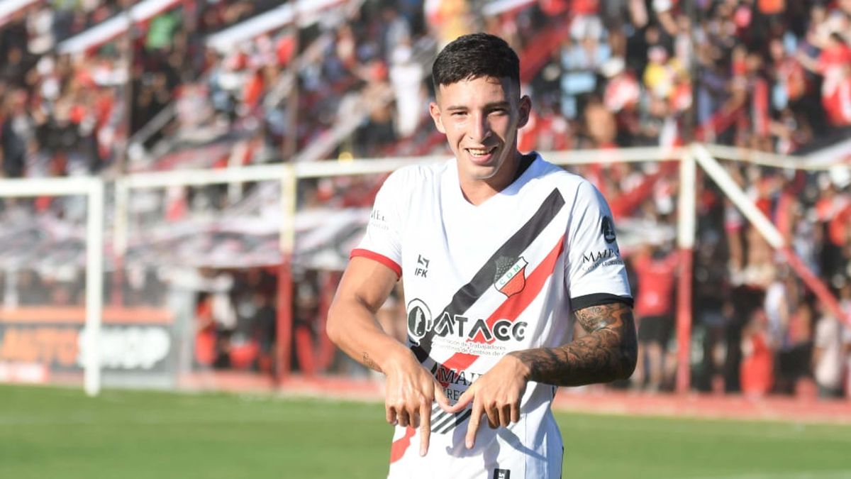 Luciano Paredes marcó un golazo en el Deportivo Maipú ante Patronato de Paraná.