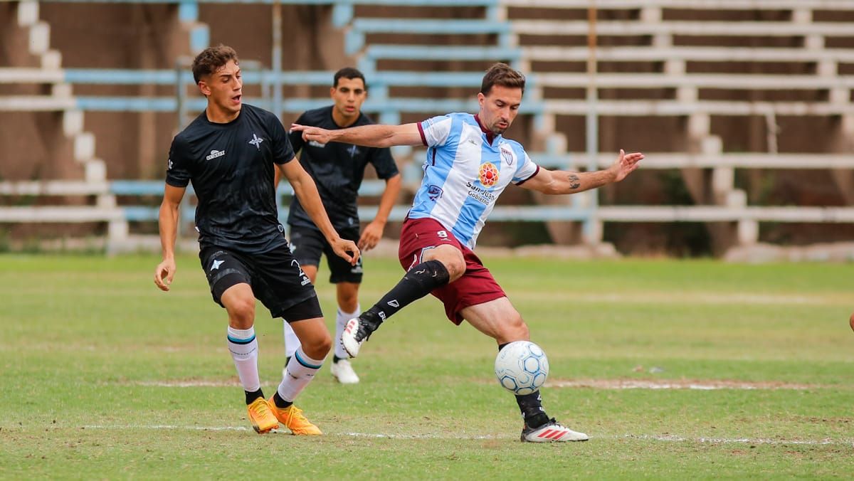 En un partido parejo la Academia y el Lechuzo no se sacaron diferencias y la serie se definirá en San Juan. En un partido parejo la Academia y el Lechuzo no se sacaron diferencias y la serie se definirá en San Juan.