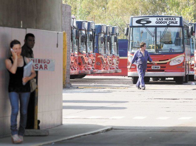 El sindicato de colectiveros de Mendoza adhirió al paro del jueves y espera un alto acatamiento
