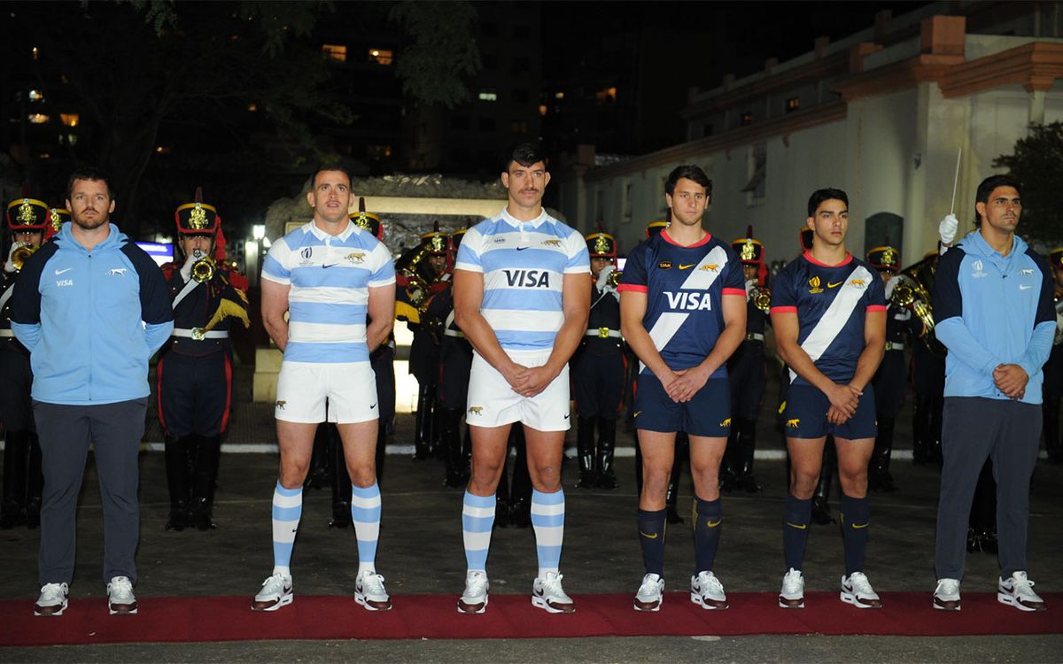 Tomás Lavanini fue uno de los elegidos para presentar la camiseta que estrenarán Los Pumas ante los All Blacks Tomás Lavanini fue uno de los elegidos para presentar la camiseta que estrenarán Los Pumas ante los All Blacks