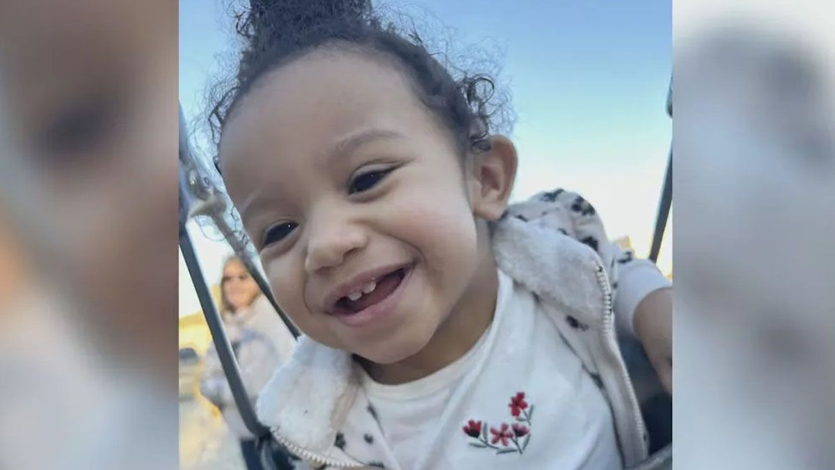 La niña de un año que murió asfixiada por la empleada de la guardería al colocarla boca abajo, con una manta sobre la cabeza.