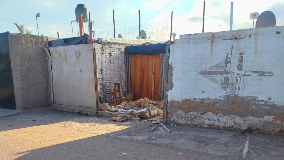 Así quedó el frente de la casa donde falleció la niña de 3 años.