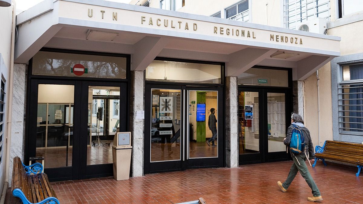 La Universidad Tecnológica Nacional tiene su sede en Mendoza en Coronel Rodríguez 273 de Ciudad. La Universidad Tecnológica Nacional tiene su sede en Mendoza en Coronel Rodríguez 273 de Ciudad.