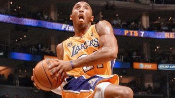 Murió Kobe Bryant: sus jugadas idénticas con Michael Jordan