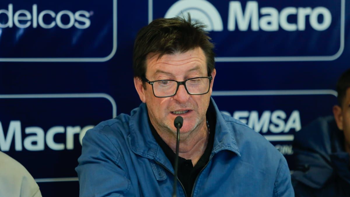 Alfredo Berti. El DT de Independiente Rivadavia estuvo en la presentación de los refuerzos y les recordó su filosofía de trabajo.