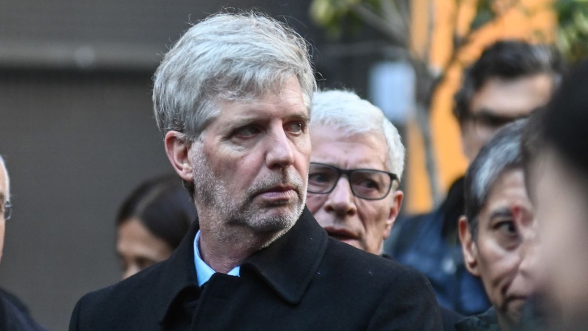 Sergio Neiffert fue echado de la SIDE de manera escandalosa. Sergio Neiffert fue echado de la SIDE de manera escandalosa.