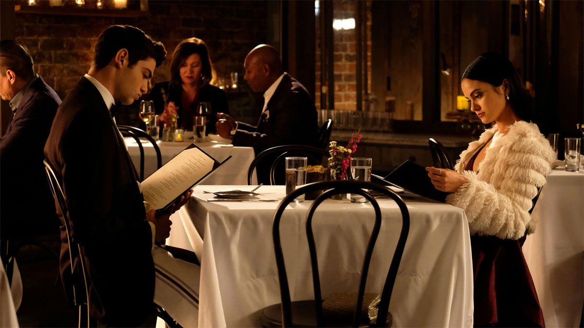 Noah Centineo y Camila Mendes son protagonistas principales de la película de Netflix. Noah Centineo y Camila Mendes son protagonistas principales de la película de Netflix.