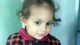 una nena de 2 anos murio escapando de su padre golpeador