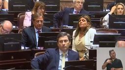 Rodolfo Suarez y Mariana Juri en el Senado. Los mendocinos aprobaron el Presupuesto 2026. Rodolfo Suarez y Mariana Juri en el Senado. Los mendocinos aprobaron el Presupuesto 2026.