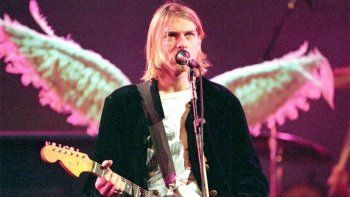 Subastarán la icónica guitarra de Kurt Cobain con la que tocó en el mítico MTV Unplugged