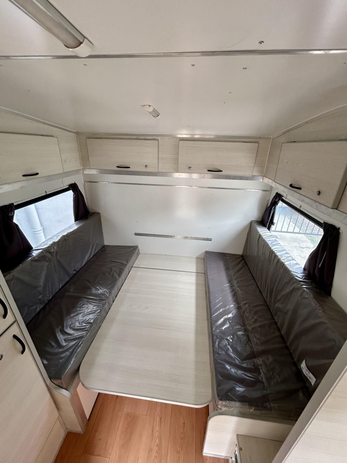 El uso inteligente del espacio es lo que caracteriza a esta casa rodante. El uso inteligente del espacio es lo que caracteriza a esta casa rodante.