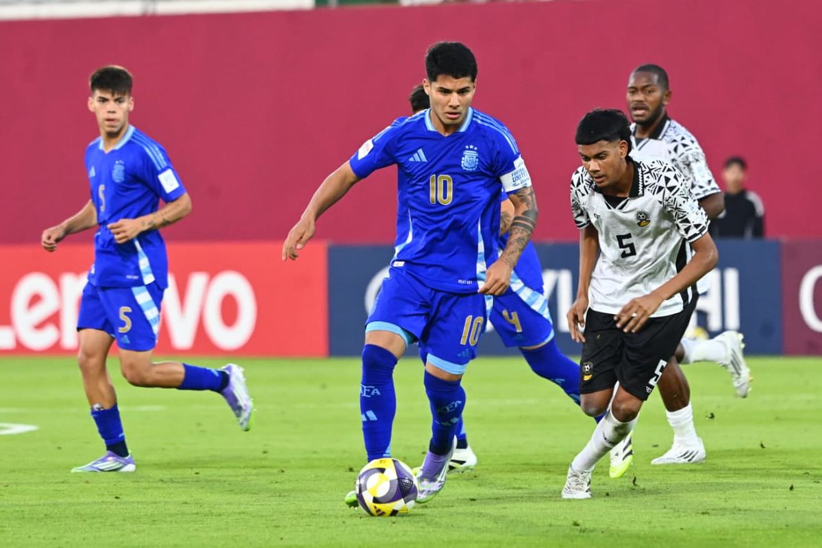 Uriel Ojeda hizo 3 goles para la Selecci&oacute;n argentina ante Fiji en el Mundial Sub 17.