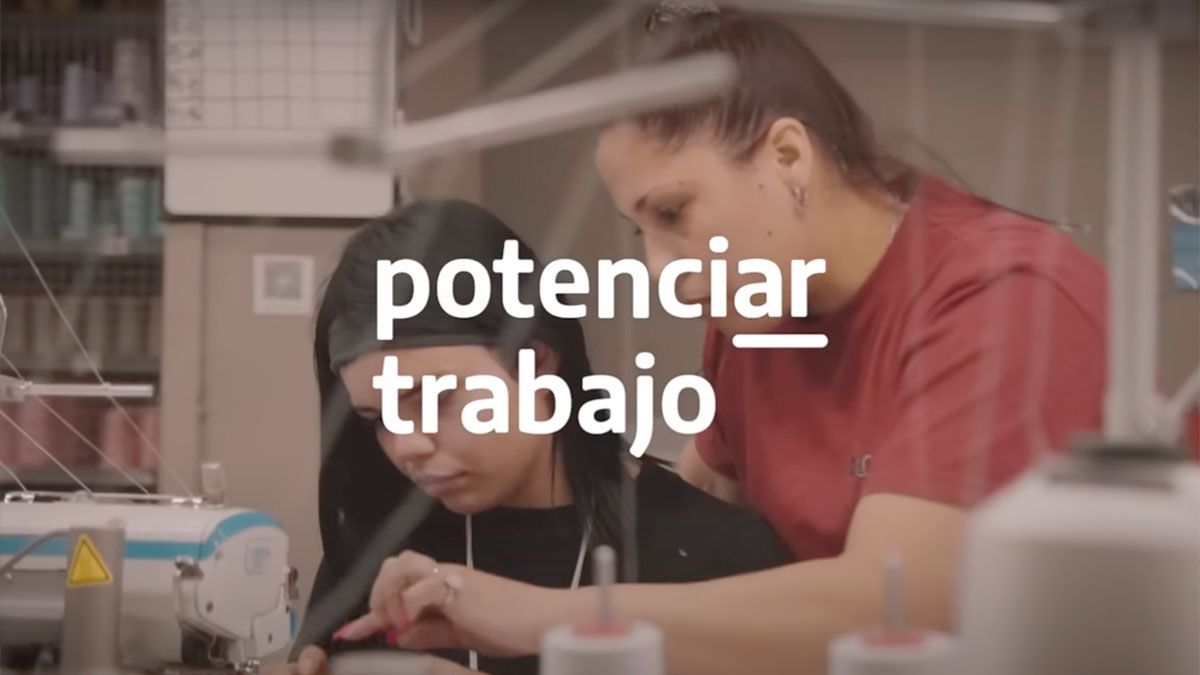 El Potenciar Trabajo promueve la inclusión socioproductiva y el desarrollo local. El Potenciar Trabajo promueve la inclusión socioproductiva y el desarrollo local.