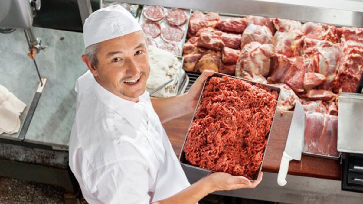 En Mendoza hay un proyecto para que la carne molida se procese delante de los clientes.