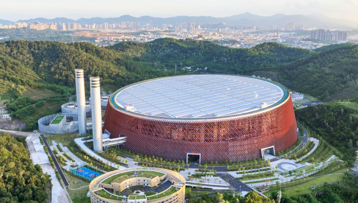 China construye más de la mitad de las plantas de residuos del mundo y ahora le falta basura para quemar