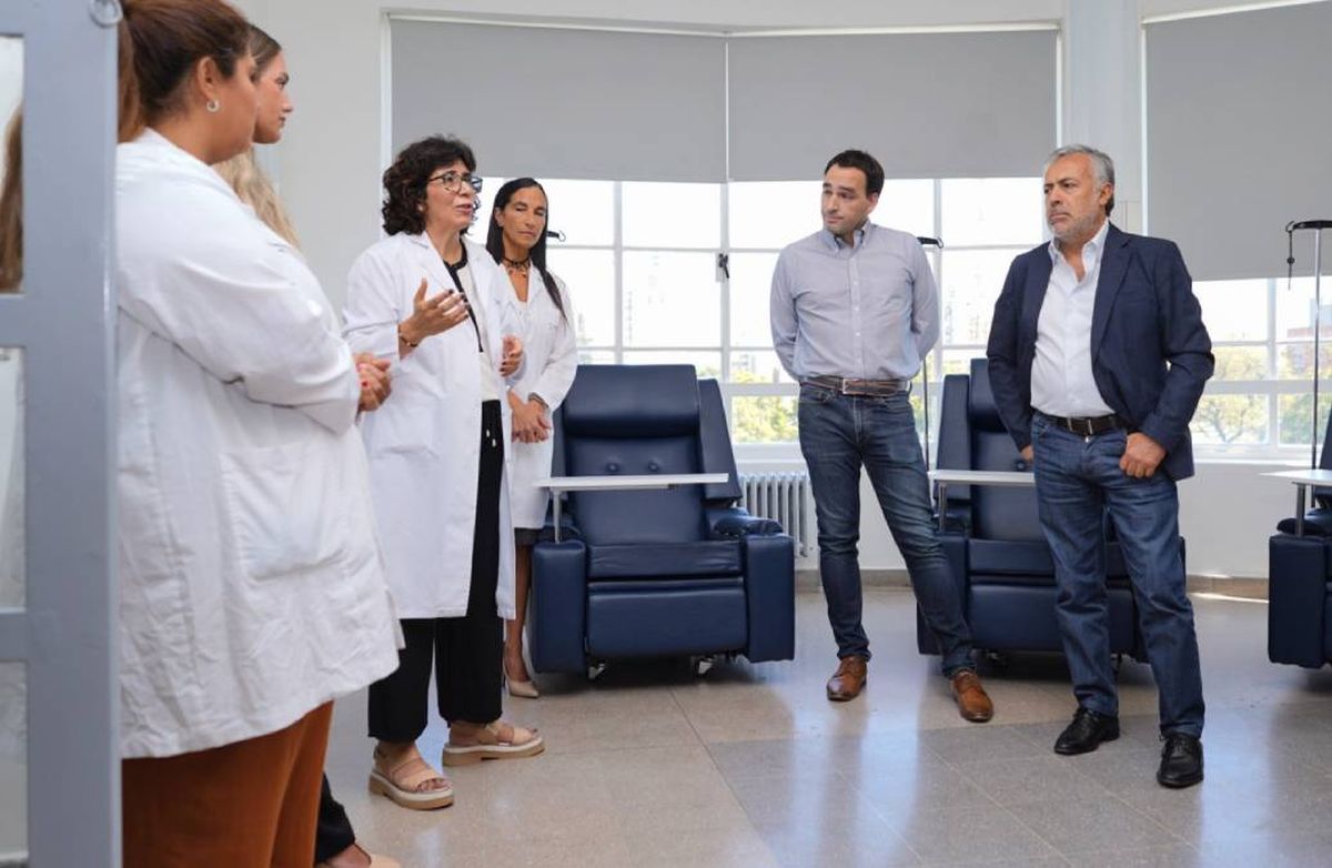 El nuevo espacio del Hospital Central busca acompañar a pacientes y familiares que realizan quimioterapia. El nuevo espacio del Hospital Central busca acompañar a pacientes y familiares que realizan quimioterapia.