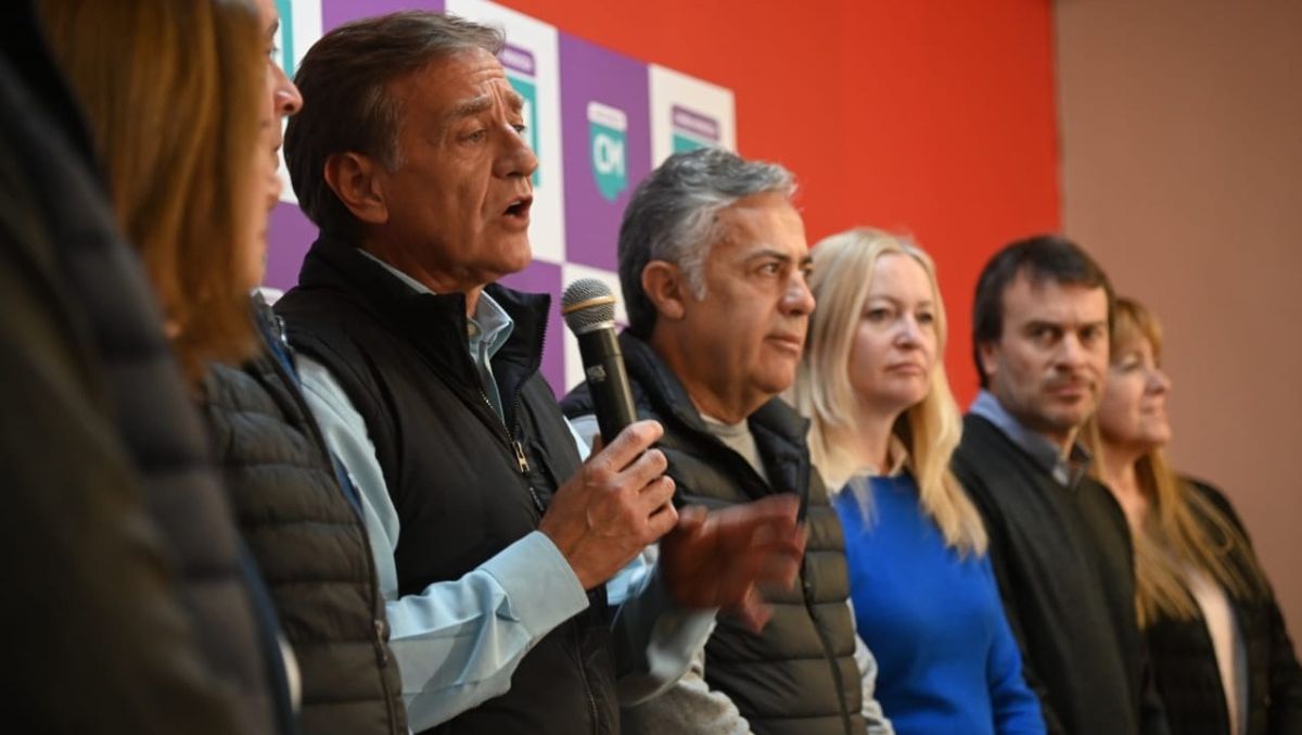 La propuesta de Cambia Mendoza fracasó en su intento de llevar tres mendocinos al Congreso. Sólo Nieri revalidó. La propuesta de Cambia Mendoza fracasó en su intento de llevar tres mendocinos al Congreso. Sólo Nieri revalidó.