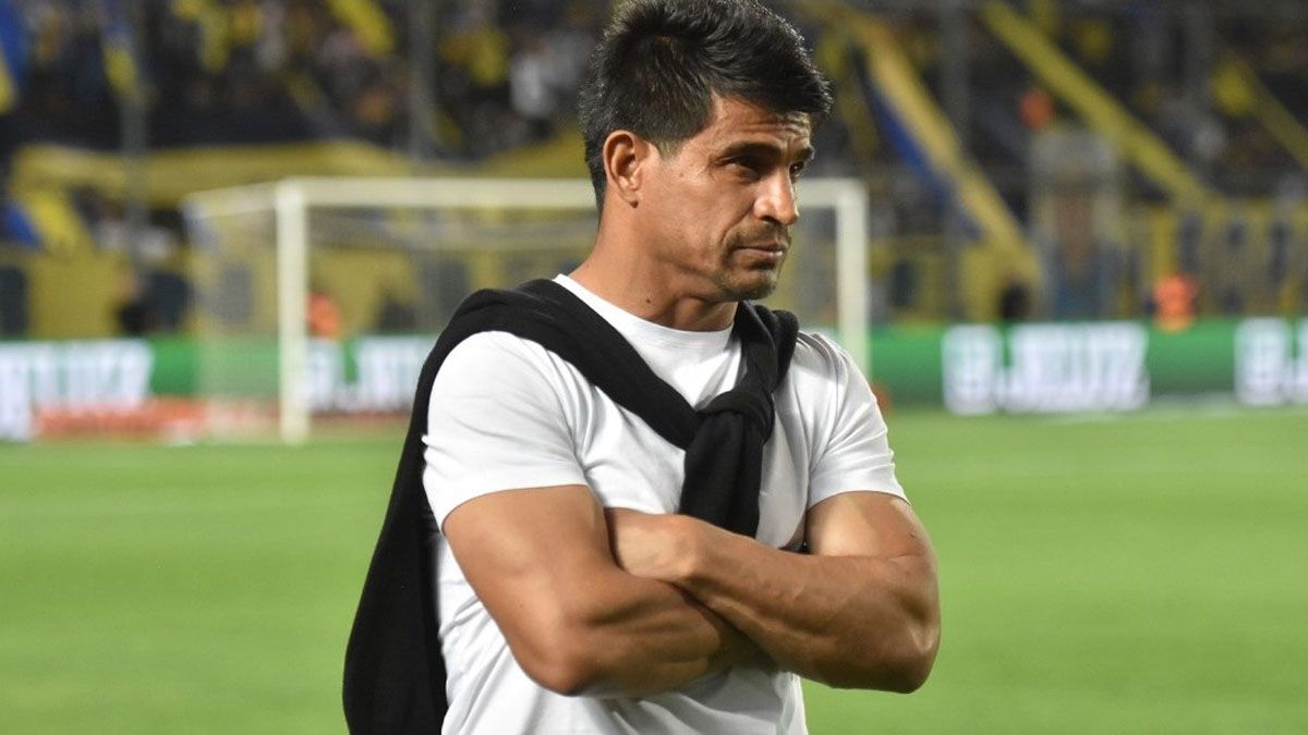 El técnico de Boca, Hugo Ibarra, está muy preocupado por la grave lesión del Changuito Zeballos.