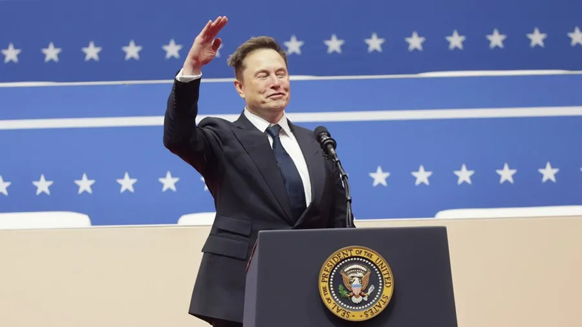 El polémico saludo de Elon Musk
