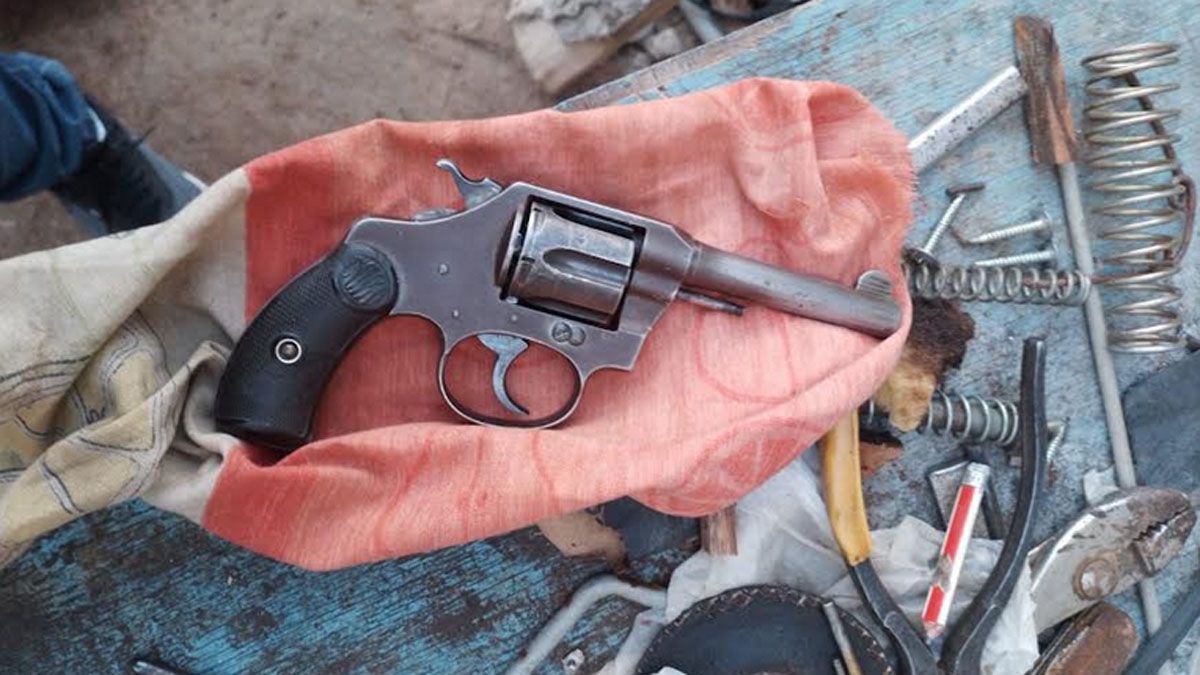 En el lugar allanado en Guaymallén, detectaron que fabricaban armas caseras, comúnmente llamadas tumberas.
