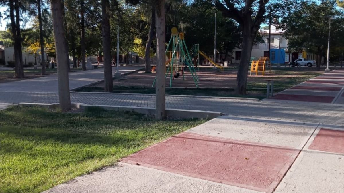El nuevo aspecto de la Plaza Las Heras, una de las que fue remodelada recientemente.