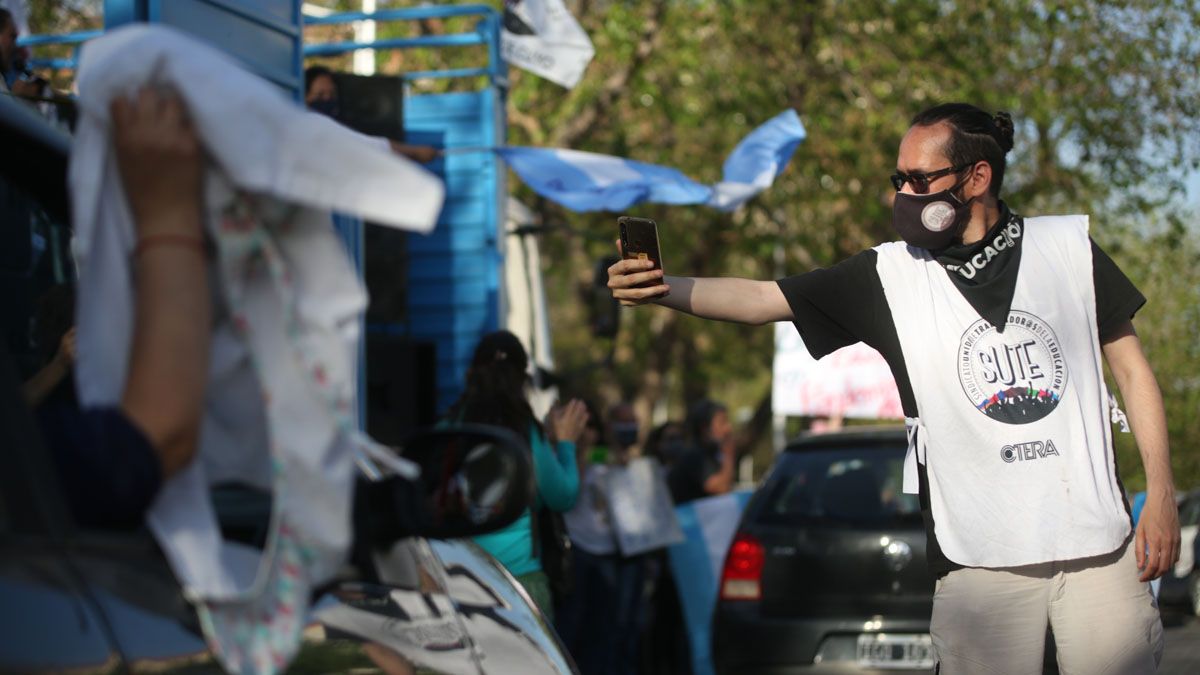 Según dicen desde el Sindicato, la pelea salarial con el gobierno puede haber influido en la difusión de la denuncia por violencia de género que pesa sobre Henríquez