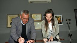 El intendente municipal Edgardo González y la ministra María Mercedes Rus firmaron el acuerdo.